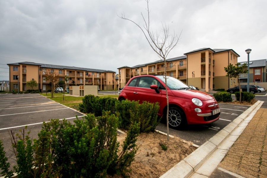 To Let 2 Bedroom Property for Rent in Buh Rein Estate Western Cape